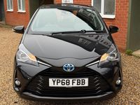 Used Toyota Yaris Hybrid 100 HP (73 kW) 2018 Black Hatchback