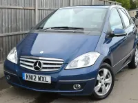Begagnad Mercedes A180 Avantgarde 2012 Blå Halvkombi
