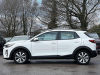 Used Kia Stonic 99 HP (72 kW) 2023 White SUV