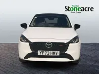 Usado Mazda 2 Homura-Aka 116 HP (85 kW) 2023 Branco Citadino