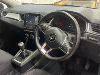 Used Renault Captur Evolution 91 HP (66 kW) 2024 White SUV