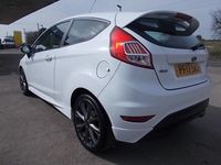 Used Ford Fiesta ST-Line 99 HP (72 kW) 2017 White Hatchback