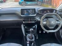 Used Peugeot 208 Allure+ 99 HP (72 kW) 2023 Yellow Hatchback