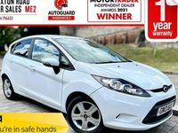 Used Ford Fiesta 70 HP (51 kW) 2013 White Hatchback
