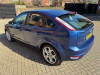 Used Ford Focus Titanium 134 HP (98 kW) 2010 Blue Hatchback