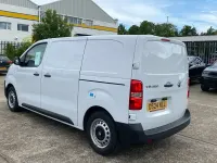 Used Vauxhall Vivaro S 120 HP (88 kW) 2024 White MPV