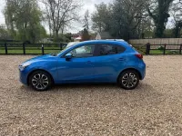 Begagnad Mazda 2 Inclusive 2016 Blå Halvkombi