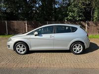 Begagnad Seat Leon Copa 103 HK (75 kW) 2012 Silver Halvkombi