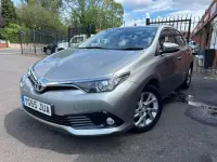 Used Toyota Auris 116 HP (85 kW) 2015 Grey Hatchback