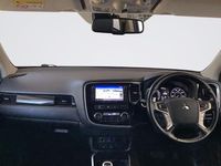 Used Mitsubishi Outlander P-HEV 200 HP (147 kW) 2015 Red SUV