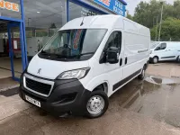 Usado Peugeot Boxer Premium 140 CV (102 kW) 2023 Blanco Van