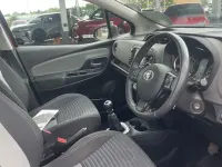 Used Toyota Yaris 111 HP (81 kW) 2018 Red Hatchback