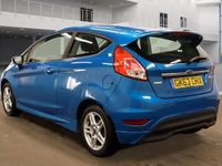 Begagnad Ford Fiesta Zetec 2013 Blå Halvkombi