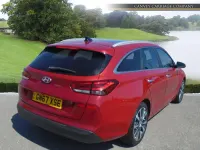 Used Hyundai i30 Premium SE 140 HP (102 kW) 2017 Red Estate