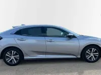 Używany Honda Civic SE 126 KM (92 kW) 2020 Srebrny Hatchback
