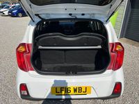 Used Kia Picanto 65 HP (47 kW) 2016 White Hatchback