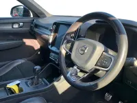Begagnad Volvo XC40 R-Design Pro 2019 Svart SUV