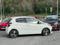 Used Peugeot 108 Allure 82 HP (60 kW) 2014 White Hatchback