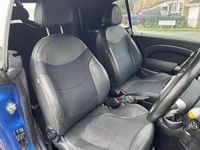 Begagnad Mini ONE 90 HK (66 kW) 2006 Blå Halvkombi
