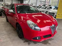 Begagnad Alfa Romeo Giulietta 140 HK (102 kW) 2013 Röd Halvkombi