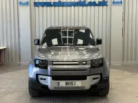 Używany Land Rover Defender SE 250 KM (183 kW) 2024 Szary SUV