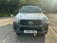 Used Toyota HiLux Active 150 HP (110 kW) 2020 White Pickup