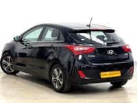 Used Hyundai i30 SE 110 HP (80 kW) 2015 Black Hatchback