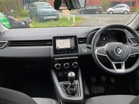 Used Renault Clio V Iconic 90 HP (66 kW) 2022 Hatchback