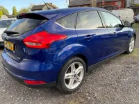 Begagnad Ford Focus Zetec 2016 Blå Halvkombi