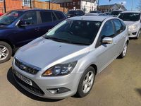 Używany Ford Focus Zetec 2010 Srebrny Hatchback