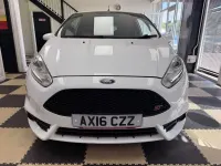 Used Ford Fiesta ST 182 HP (133 kW) 2016 White Hatchback