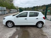 Used Dacia Sandero Ambiance 90 HP (66 kW) 2014 White Hatchback