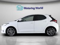 Used Toyota Yaris Hybrid 116 HP (85 kW) 2022 White Hatchback