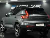 Usado Volvo XC40 190 HP (139 kW) 2018 Cinzento SUV