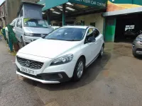 Used Volvo V40 SE 2013 White Hatchback