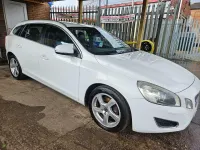 Usado Volvo V60 SE Lux 163 CV (119 kW) 2011 Blanco Familiar