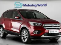 Gebraucht Ford Kuga Titanium 120 PS (88 kW) 2019 Rot SUV