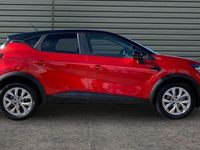 Second-hand Renault Captur Iconic 145 CP (106 kW) 2022 Roșu SUV