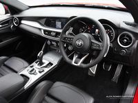 Used Alfa Romeo Stelvio Veloce 206 HP (151 kW) 2021 Red SUV