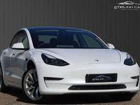 Begagnad Tesla Model 3 254 kW (346 HK) 2020 Vit Sedan