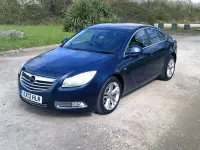 Begagnad Vauxhall Insignia 140 HK (102 kW) 2013 Blå Halvkombi