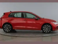 Second-hand VW Golf VIII Life 110 CP (80 kW) 2023 Roșu Hatchback