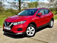 Używany Nissan Qashqai Acenta 110 KM (80 kW) 2017 Czerwony SUV