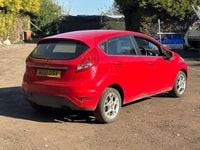 Used Ford Fiesta Zetec 82 HP (60 kW) 2011 Red Hatchback