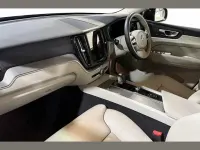 Begagnad Volvo XC60 Plus 247 HK (181 kW) 2025 Grå SUV