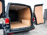 Second-hand VW Transporter Highline 150 CP (110 kW) 2022 Negru Van