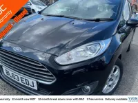 Usado Ford Fiesta Zetec 95 HP (69 kW) 2014 Preto Citadino