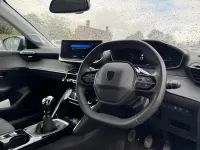 Second-hand Peugeot 208 Allure 2025 Albastru Hatchback