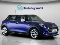 Begagnad Mini Cooper Classic 136 HK (100 kW) 2020 Blå Halvkombi