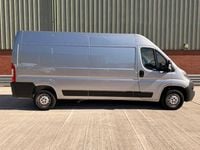 Usado Citroën Relay 140 HP (102 kW) 2023 Cinzento Van
